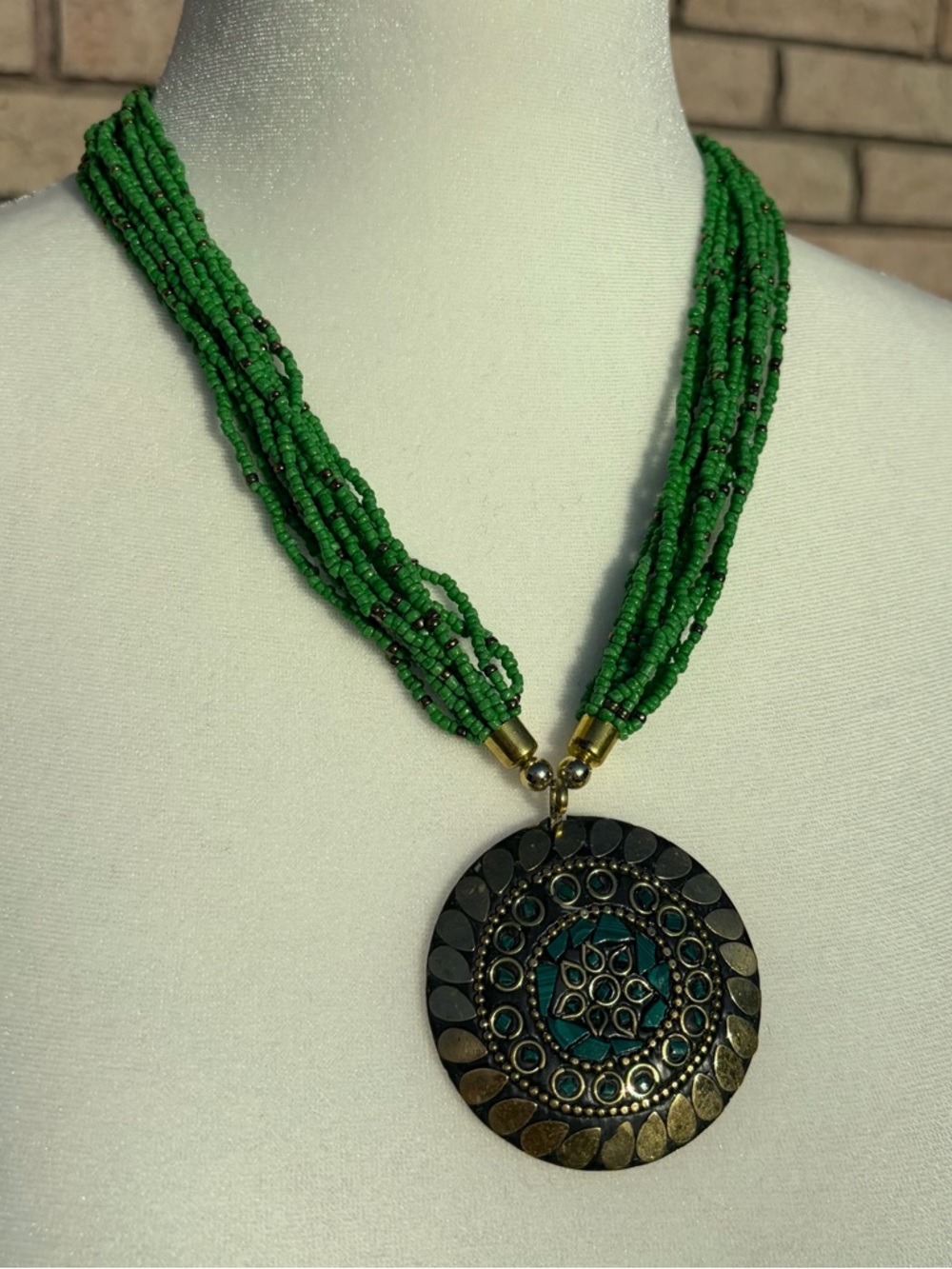 Vintage y2k Green and Gold Beaded Boho Necklace